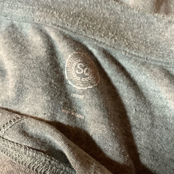 SO-women’s gray/white stripe ‘relaxed’ long sleeve crop crewneck jersey shirt - Picture 5 of 9